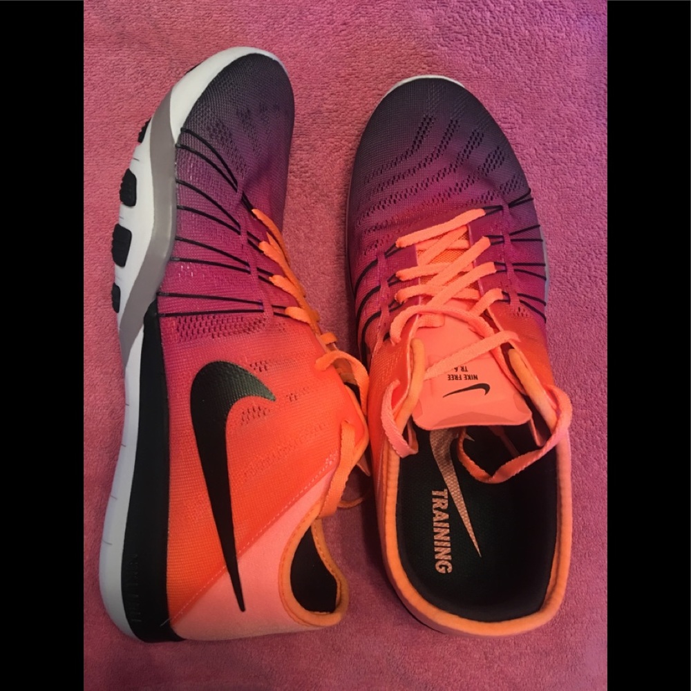 Never been worn Nike sneakers